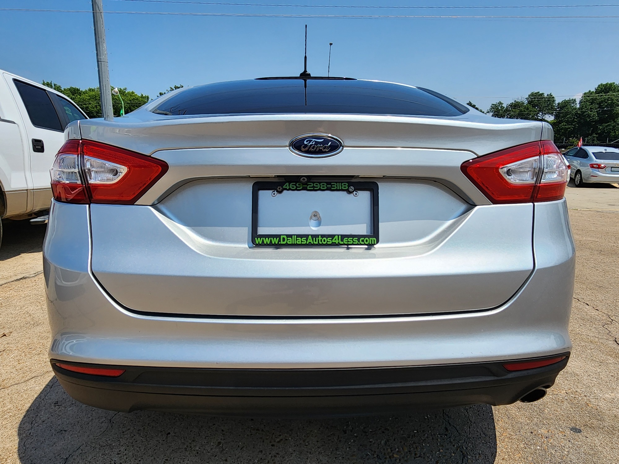 2016 SILVER /GRAY Ford Fusion (3FA6P0G70GR) , located at 2660 S.Garland Avenue	, Garland, TX, 75041, (469) 298-3118, 32.885387, -96.656776 - Photo #4